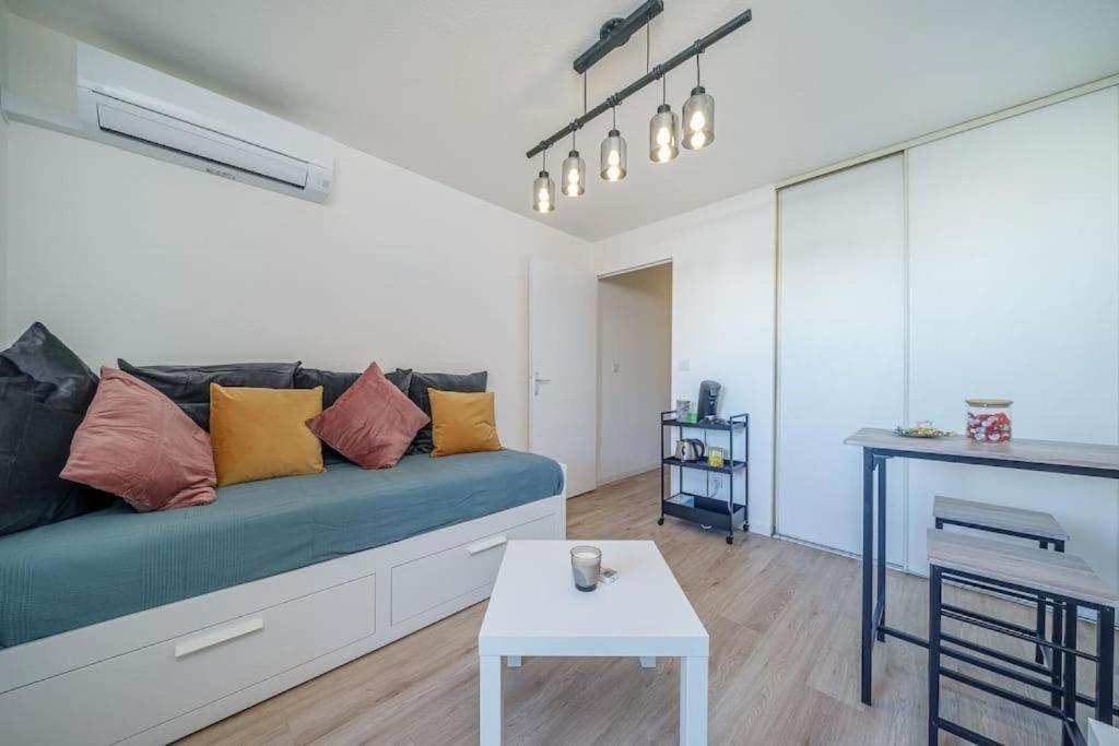 Appartement Climatise Avec Terrasse Tout Equipe A 5Min De La Gare St Charles Marseille Eksteriør bilde